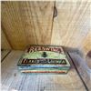 Image 3 : Vintage Beeswing Flaked Gold Leaf Cavendish Tobacco Tin
