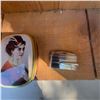 Image 2 : Ronson Varaflame Adonis Lighter & Madame Tussaud's Tin