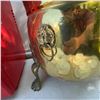 Image 5 : Large Brass Planter or Jardinière with Lion Head Handles, 15" Diameter