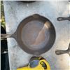 Image 3 : Wagner Ware Sidney -O- 1056N Cast Iron Skillet, 14 Inch