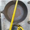 Image 4 : Wagner Ware Sidney -O- 1056N Cast Iron Skillet, 14 Inch