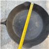 Image 4 : Vintage Smart Brockville-Bont Cast Iron Skillet, 13-Inch