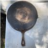 Image 1 : Vintage GSW Cast Iron Skillet 34cm Bridgeville Ont.