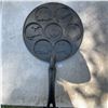 Image 1 : Cast Iron Animal Pancake Pan, 26 cm Diameter