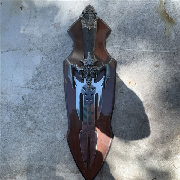 Fantasy Wall Mounted Decorative Dagger with Wooden Plaque