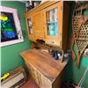 Image 5 : Vintage Oak Hoosier Cabinet with Glass Doors