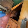 Image 8 : Vintage Oak Hoosier Cabinet with Glass Doors