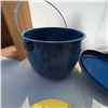 Image 4 : Blue Speckled Enamelware Camp Set – Basin, Pot, Plate & 4 Mugs