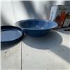 Image 6 : Blue Speckled Enamelware Camp Set – Basin, Pot, Plate & 4 Mugs