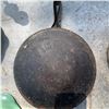 Image 1 : Vintage Findlay No. 8 Cast Iron Skillet