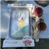 Image 1 : Looney Tunes Daffy Duck Wall Clock & Two Wile E. Coyote Mugs