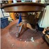 Image 4 : Antique Oak Round Pedestal Dining Table, 45-Inch