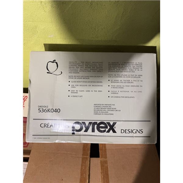Pyrex 2.5 L Self Basting Roaster with Lid, Model 536K040