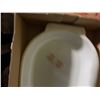 Image 6 : Pyrex 2.5 L Self Basting Roaster with Lid, Model 536K040