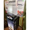 Image 2 : Small Kitchen Appliance Lot: Blender, Oven, Grill, Juicer