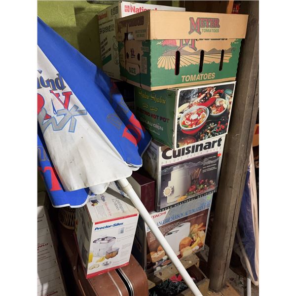Small Kitchen Appliances and Flag Lot