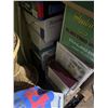Image 7 : Small Kitchen Appliances and Flag Lot