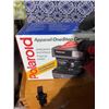 Image 1 : Polaroid OneStep Close-Up Instant Camera in Box
