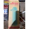 Image 3 : Coleman Twin Tube Fluorescent Area Light and Vacuum Bottle Airpot