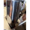 Image 4 : Coleman Twin Tube Fluorescent Area Light and Vacuum Bottle Airpot
