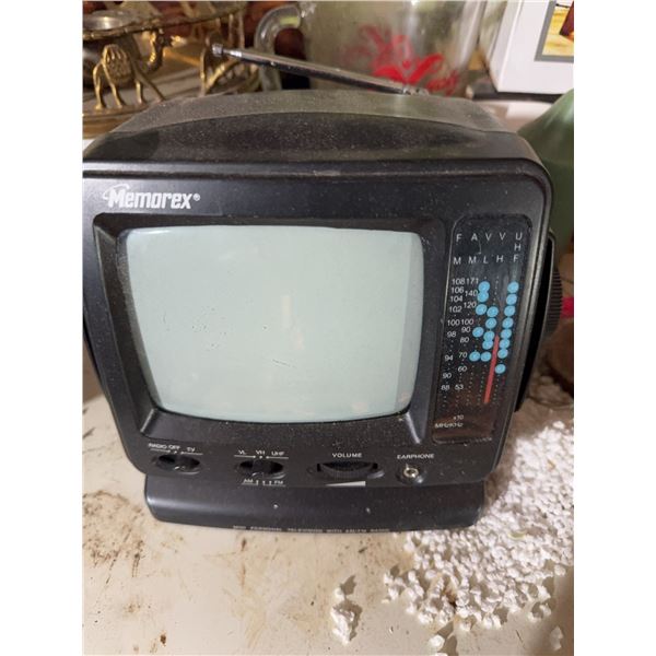 Memorex Portable TV AM/FM Radio Model MX4102C