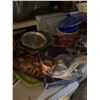 Image 2 : Decorative Metalware and Collectibles