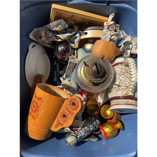 Household and Decorative Collectibles Bin