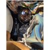 Image 2 : Household and Decorative Collectibles Bin