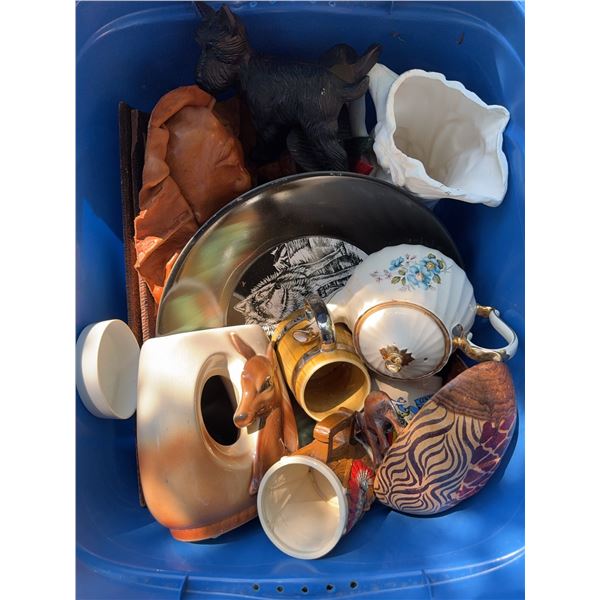 Decorative Ceramics and Figurines Lot