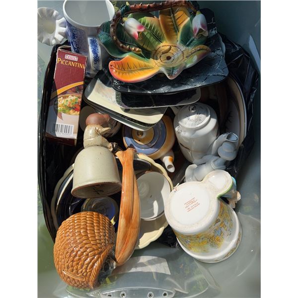 Ceramic and Porcelain Kitchenware Group
