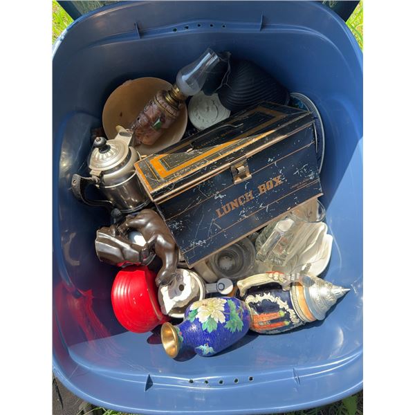 Collectible Items Including Lunch Box and Ceramics