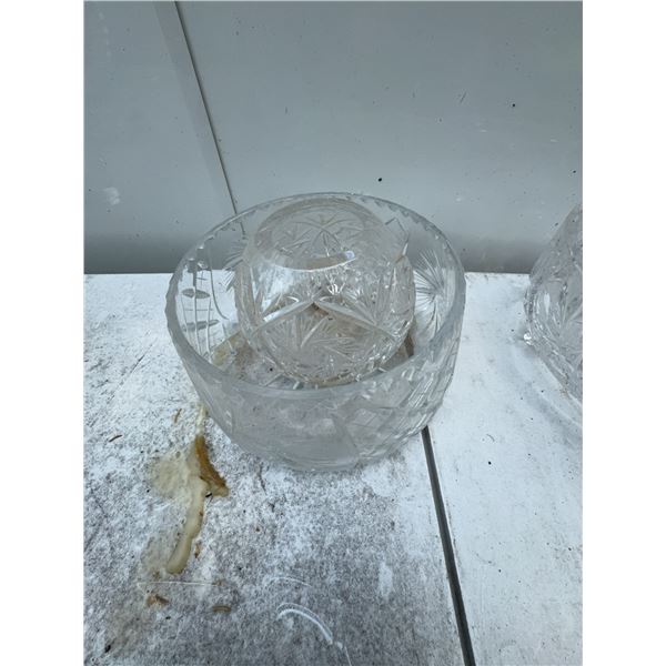 Cut Crystal Glass Bowl with Starburst Pattern
