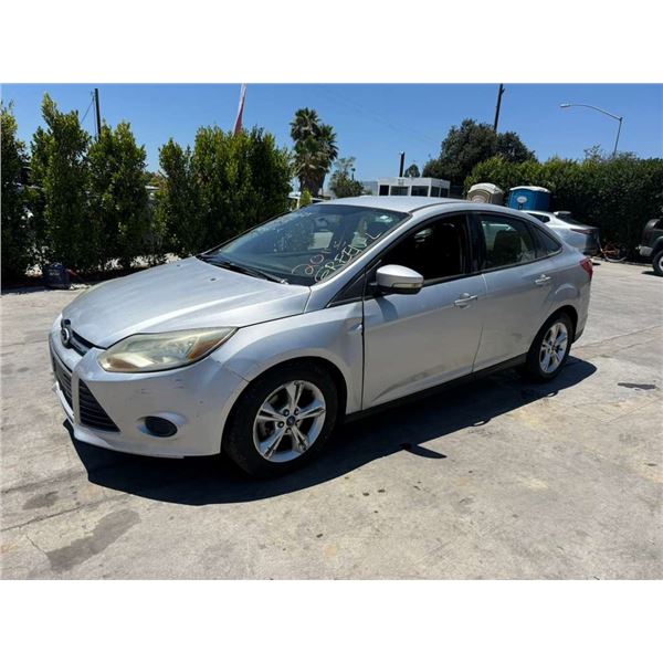FORD  FOCUS 2013 O/S TITLE 2 DAYS