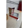 Image 3 : Com.General Store Counter Top Display Case 13 x 13 x 10"