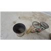 Image 5 : White Rose Vintage Hand-Pump Insecticide Sprayer with Amber Glass Jar, Motor Oil Cans Banks