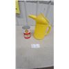 Image 1 : Vintage Shell Yellow Plastic 1-Gallon Oil Pouring Jug and Shell X-100 10W-30 Motor Oil Can
