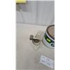 Image 3 : Castrol Wakefield Outboard Gear Oil Imperial Pint Can and Quaker State 5-Pound Grease Can
