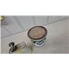 Image 6 : Castrol Wakefield Outboard Gear Oil Imperial Pint Can and Quaker State 5-Pound Grease Can