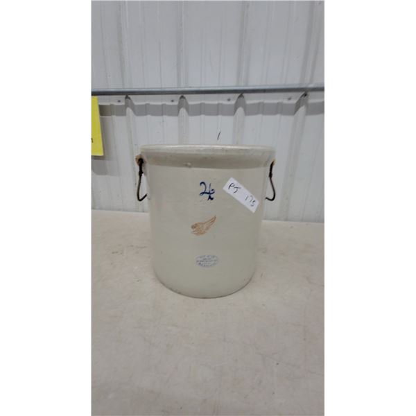 Red Wing Union Stoneware Company 4 Gallon Crock with Red Wing and Bail Handles
