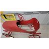 Image 4 : Vintage Early 20th-Century Red Metal Roadster Style Pedal Car with Spoked Wheels