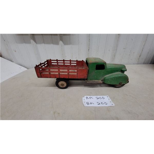 Vintage Wyandotte Pressed Steel Stake Bed Farm Truck, 1930s-1940s, 16"
