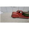 Image 7 : Vintage Lincoln Pressed Steel Toy Dump Truck, Red Cab and Green Bed, 14"