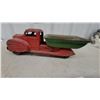 Image 8 : Vintage Lincoln Pressed Steel Toy Dump Truck, Red Cab and Green Bed, 14"