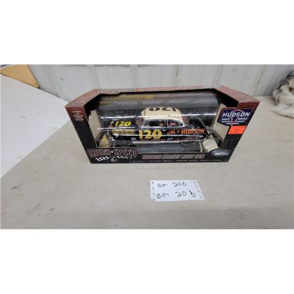 Origins of Speed Formula 61 Hudson Hornet #120 Rathman/Chapman 1:18 Race Car