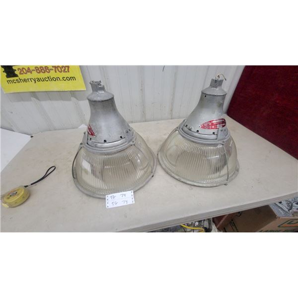 Pair of Crouse-Hinds VHP Series 150W High-Pressure Sodium Luminaires