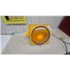 Image 6 : Single-Section Yellow LED Traffic Signal Beacon Warning Light, Cast Aluminum, Pole Mount Working