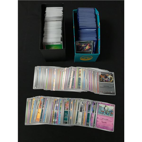 LOT OF POKEMON TCG TRADING CARDS