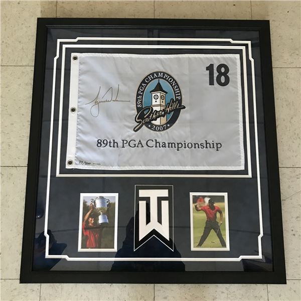 120 X 24 LTD EDITION TIGER WOODS SIGNED FLAG DISPLAY 73/500 UPPER DECK COA
