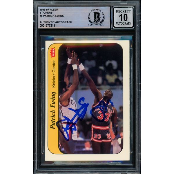 1986-87 FLEER STICKERS PATRICK EWING SIGNED TRADING CARD - BECKETT AUTOGRAPH GRADE 10