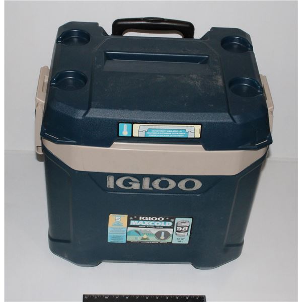 IGLOO MAXCOLD 62QT BEVERAGE CHILLER